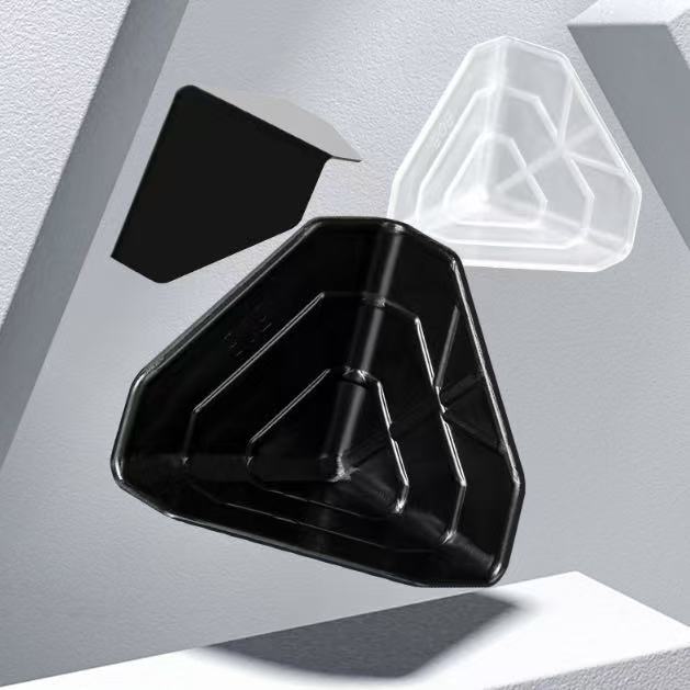 Tristranska plastična kotna zaščita za kartone